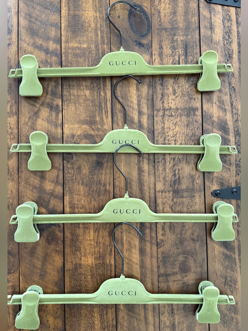 GUCCI Clip Hanger - Set of 4
